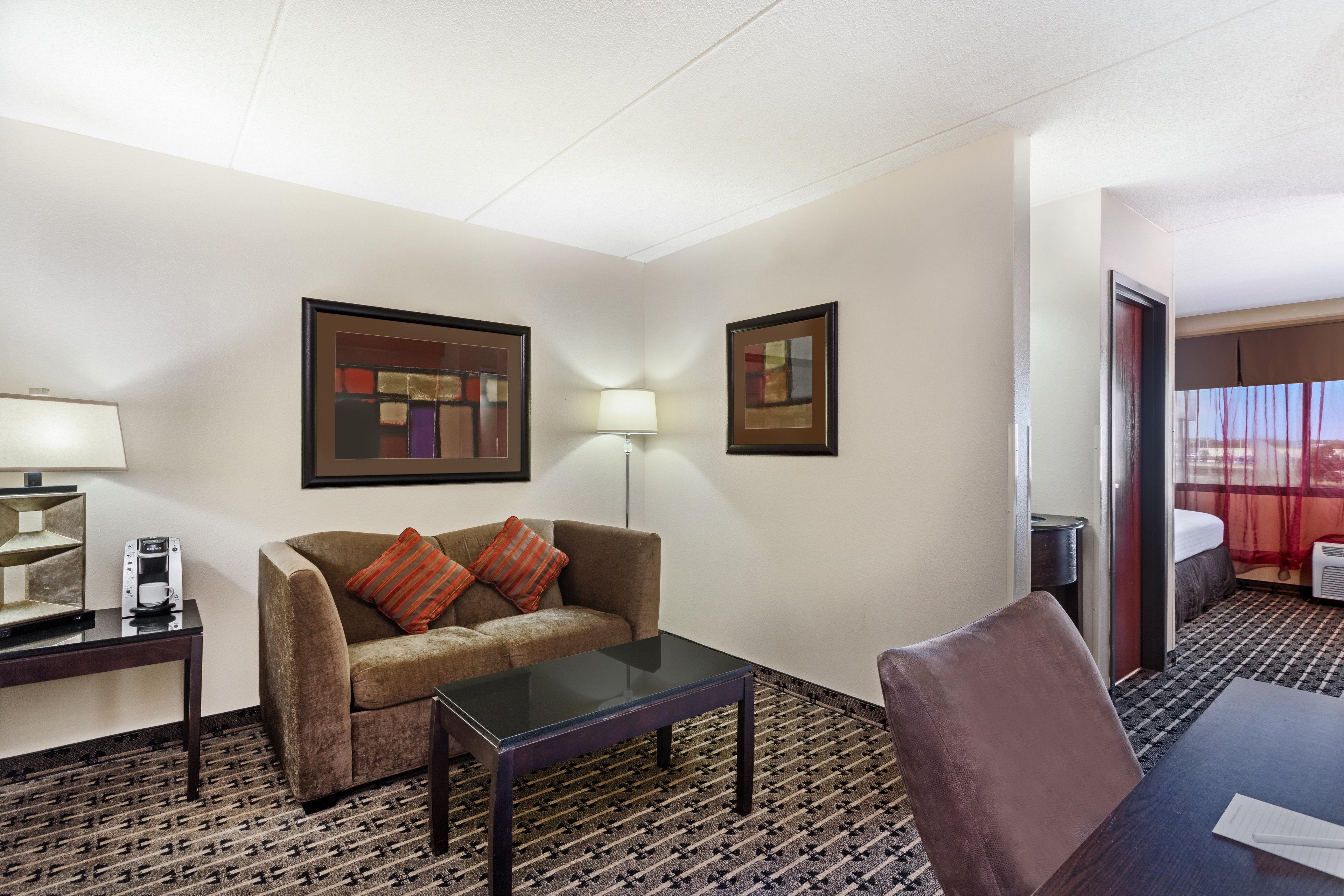 Crowne Plaza Milwaukee South By Ihg Hotel Bagian luar foto
