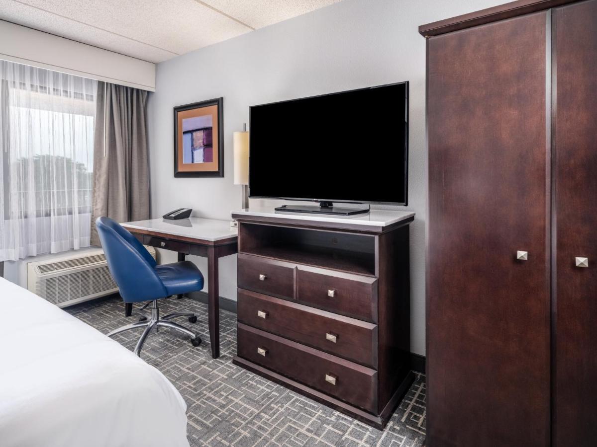 Crowne Plaza Milwaukee South By Ihg Hotel Bagian luar foto